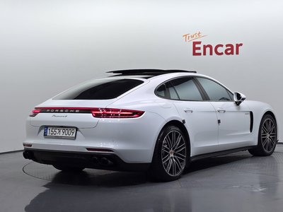 صورة 3 لـ 2018 Porsche PANAMERA