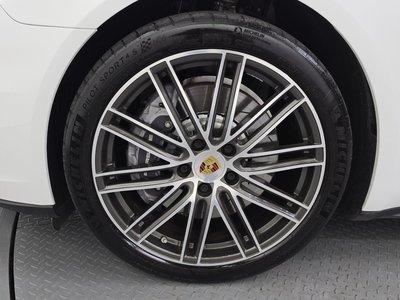 صورة 6 لـ 2018 Porsche PANAMERA