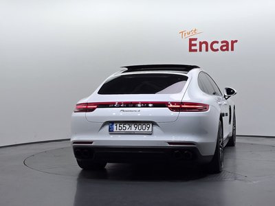 صورة 4 لـ 2018 Porsche PANAMERA