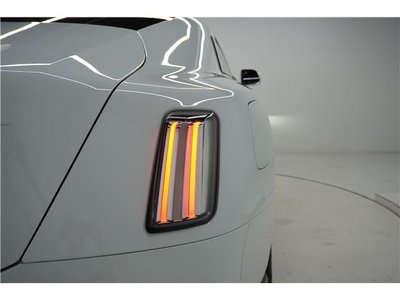 ROLLS-ROYCE SPECTRE - 10