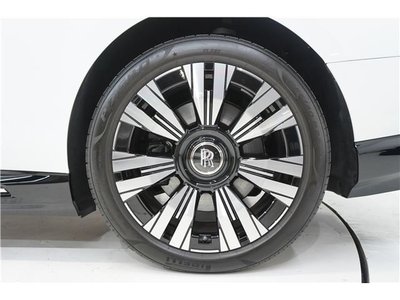 ROLLS-ROYCE SPECTRE - 8