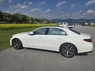 MERCEDES-BENZ E-CLASS - 4