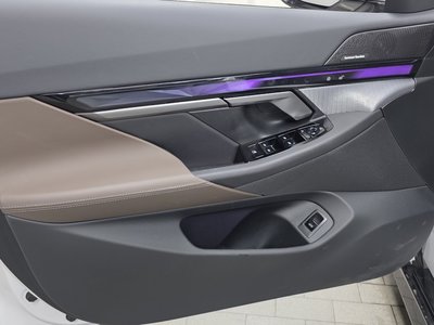 2025 BMW 5 SERIES 缩略图 17