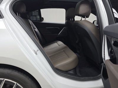 2025 BMW 5 SERIES 缩略图 14