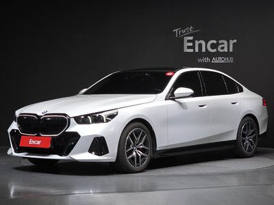 BMW 5 SERIES - 1