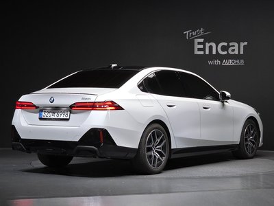 BMW 5 SERIES - 4