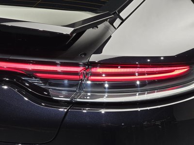 2023 Porsche PANAMERA photo 10