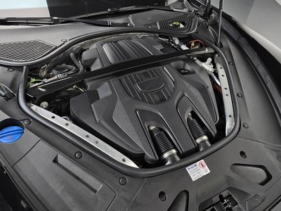 2023 Porsche PANAMERA photo 7
