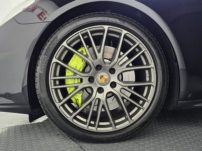 2023 Porsche PANAMERA photo 6