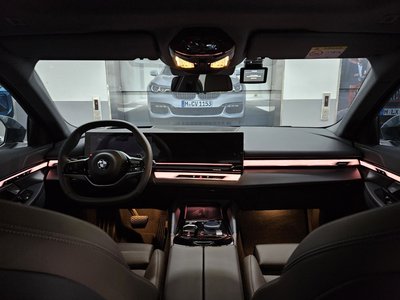 BMW 5 SERIES - 4