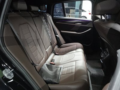 2024 BMW X4 thumbnail 17