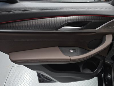 2024 BMW X4 thumbnail 15