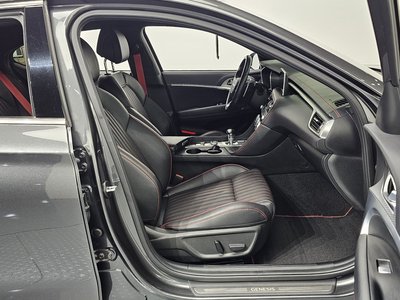 صورة 10 لـ 2021 Genesis THE NEW G70