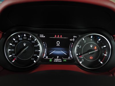 2022 Maserati LEVANTE — фото 12