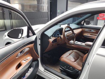 صورة 10 لـ 2021 Genesis GV70