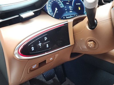 صورة مصغرة 18 لـ 2021 Genesis GV70