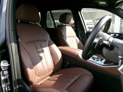 صورة مصغرة 39 لـ 2025 BMW X5