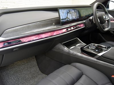 BMW 7 SERIES - 8