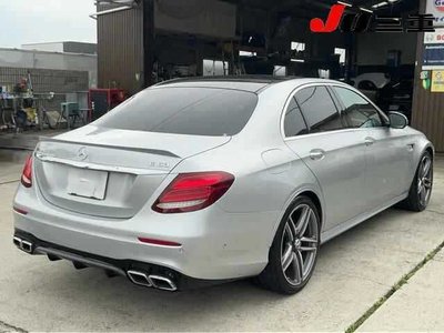 MERCEDES-BENZ E-CLASS AMG - 6