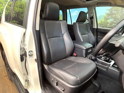 TOYOTA LAND CRUISER PRADO - 8