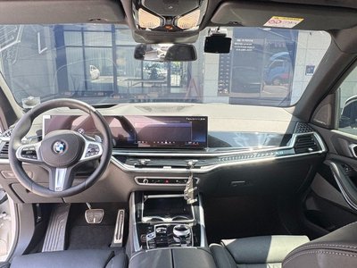 صورة 10 لـ 2025 BMW X5