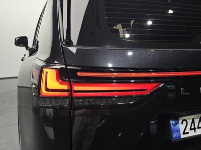 LEXUS LX - 10