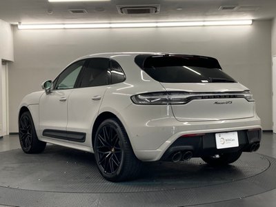 PORSCHE MACAN - 2