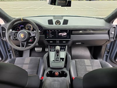 PORSCHE CAYENNE - 9