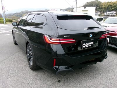 2025 BMW 5 SERIES TOURING photo 4