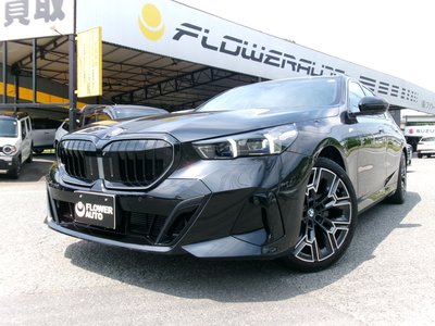 2025 BMW 5 SERIES TOURING photo 1