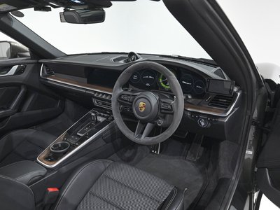صورة 10 لـ 2021 Porsche 911