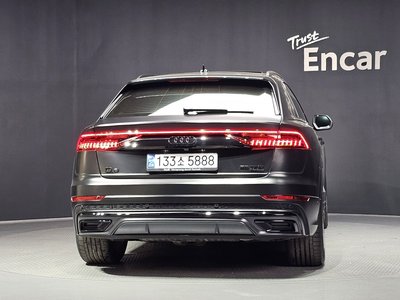 صورة 4 لـ 2023 AUDI Q8