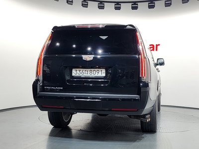 CADILLAC ESCALADE - 3