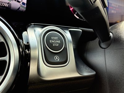 2025 Mercedes-BENZ GLB — миниатюра 47