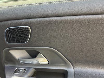 2025 Mercedes-BENZ GLB — миниатюра 22