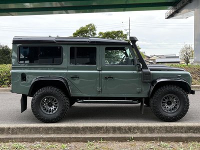 LAND ROVER DEFENDER - 2