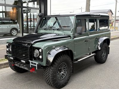 LAND ROVER DEFENDER - 9