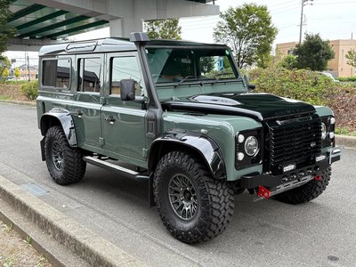 LAND ROVER DEFENDER - 1