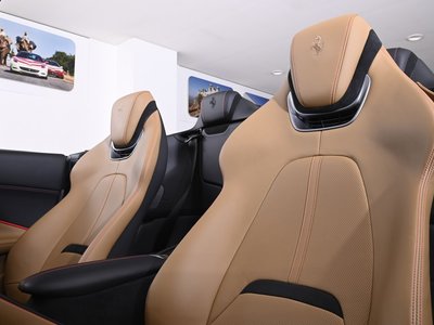 2024 Ferrari ROMA SPIDER thumbnail 18