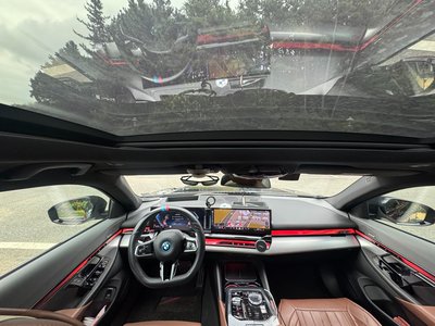 2025 BMW 5 SERIES photo 4