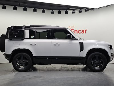 LAND ROVER DEFENDER - 7