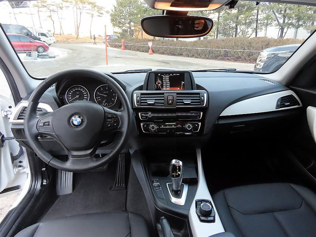 BMW 1 SERIES - View 1