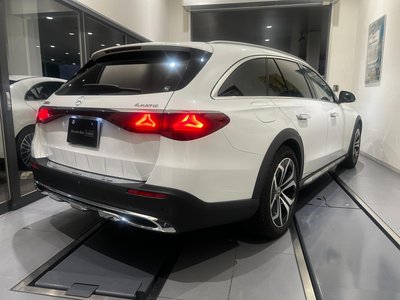 MERCEDES-BENZ E-CLASS ALL-TERRAIN - 3