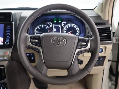 TOYOTA LAND CRUISER PRADO - 6