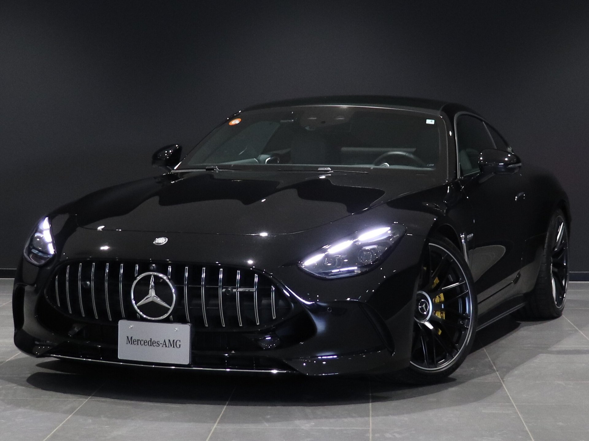 MERCEDES-BENZ GT AMG - View 1