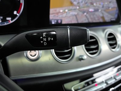 MERCEDES-BENZ E-CLASS - 9