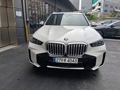 2025 BMW X5 photo 1