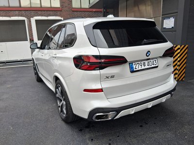 2025 BMW X5 photo 3