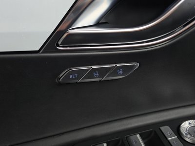 2021 Genesis GV80 thumbnail 32