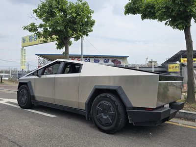 2024 Tesla CYBERTRUCK — миниатюра 3